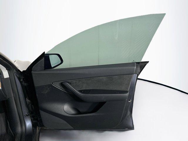 Photo of 2022 Deep Blue Metallic Tesla Model Y