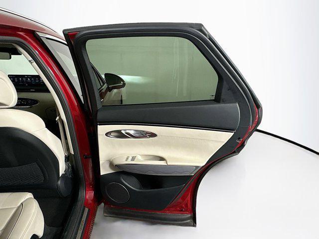 Photo of 2024 Mauna Red Genesis GV70