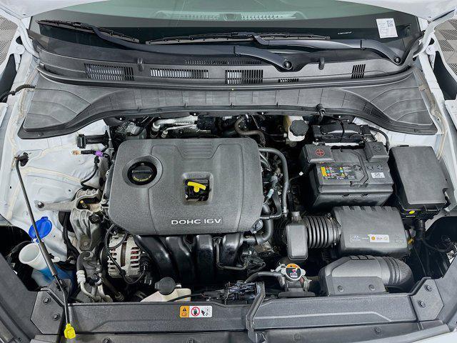 Photo of 2021 Lunar White Hyundai KONA