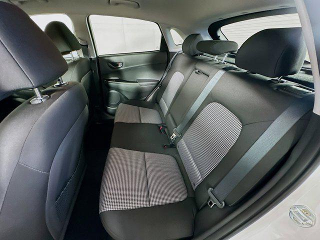 Photo of 2021 Lunar White Hyundai KONA