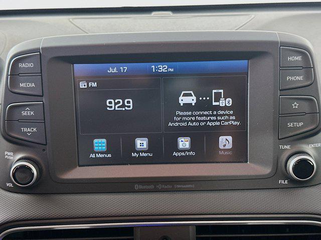 Photo of 2021 Lunar White Hyundai KONA