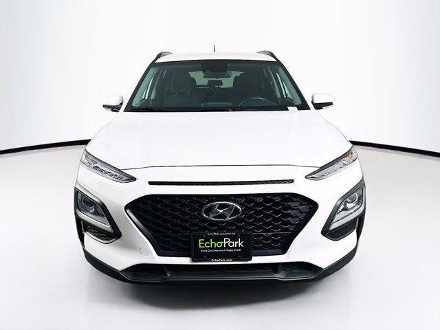 Photo of 2021 Lunar White Hyundai KONA