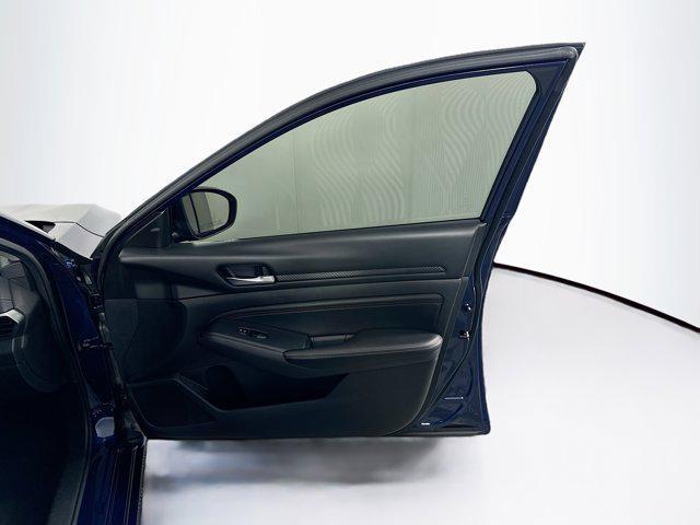 Photo of 2021 Deep Blue Pearl Nissan Altima