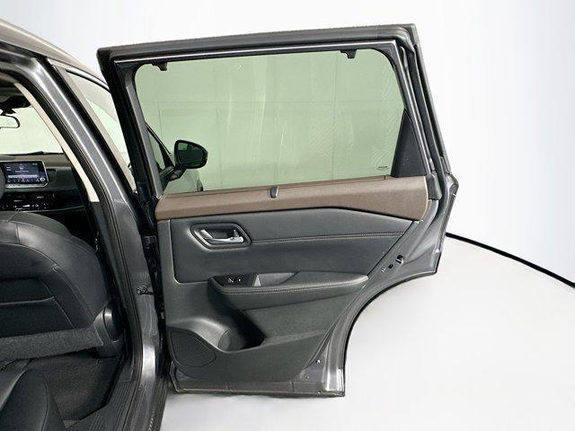 Photo of 2022 Gun Metallic Nissan Rogue