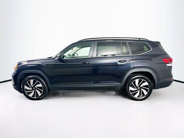 Photo of 2024 Aurora Red Metallic Volkswagen Atlas