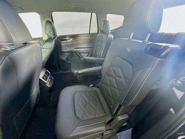 Photo of 2024 Aurora Red Metallic Volkswagen Atlas