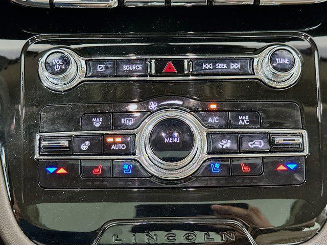 Photo of 2022 Ceramic Pearl Metallic Tri-Coat Lincoln Corsair