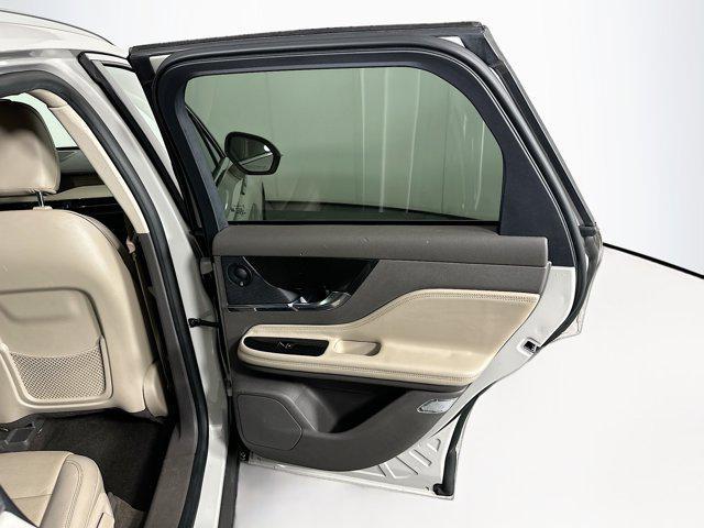 Photo of 2022 Ceramic Pearl Metallic Tri-Coat Lincoln Corsair