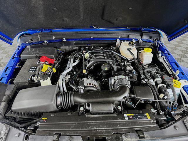 Photo of 2022 Hydro Blue Pearlcoat Jeep Gladiator