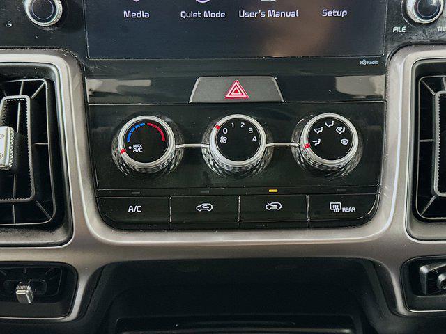 Photo of 2023 Everlasting Silver Kia Sorento