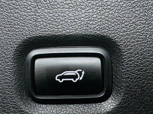 Photo of 2019 Quartz White Hyundai SANTA FE