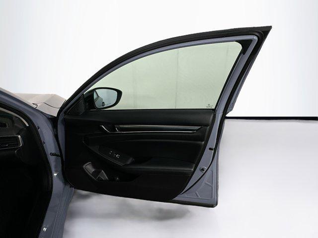 Photo of 2022 Crystal Black Pearl Honda Accord