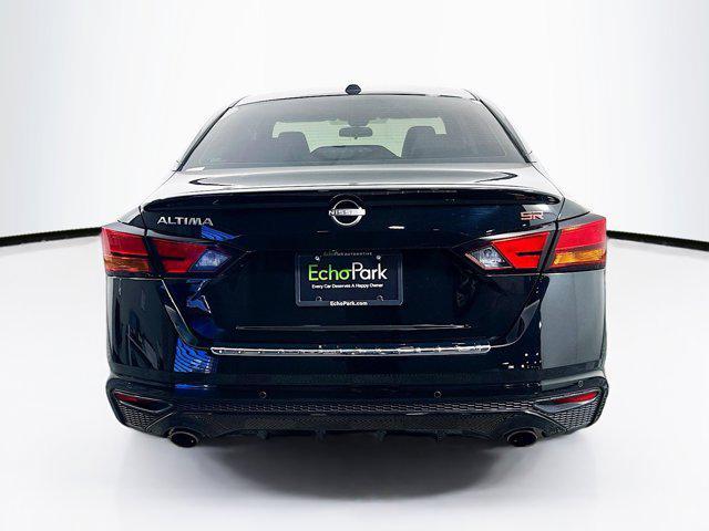 Photo of 2023 Super Black Nissan Altima