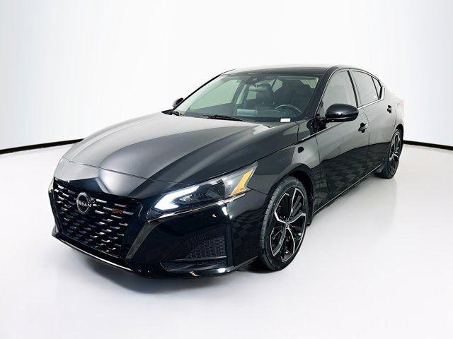 Photo of 2023 Super Black Nissan Altima