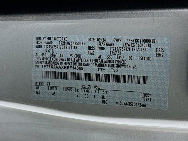 Photo of 2024 Oxford White Ford F-250