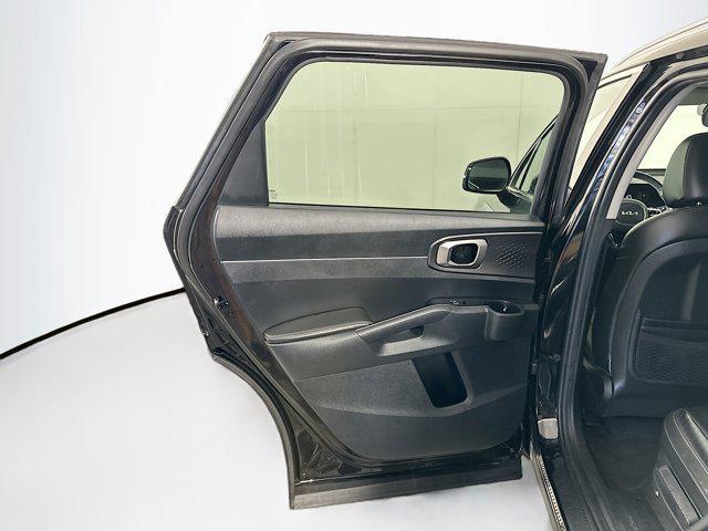 Photo of 2024 Ebony Black Kia Sorento