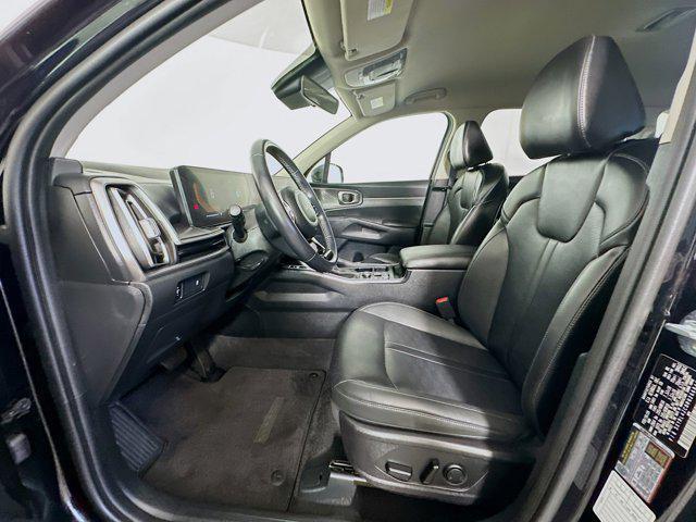 Photo of 2024 Ebony Black Kia Sorento