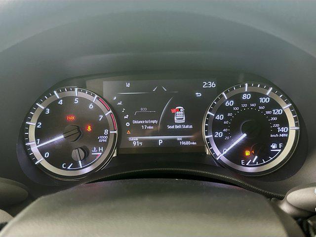 Photo of 2023 Celestial Silver Metallic Toyota Highlander