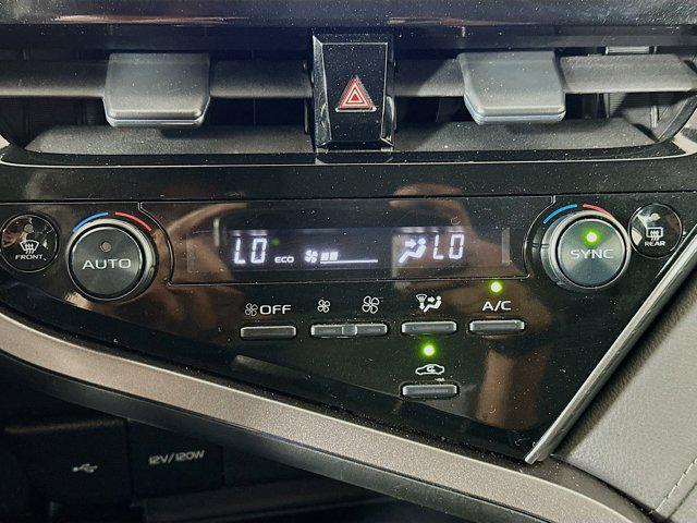 Photo of 2024 Ice Cap Toyota Camry