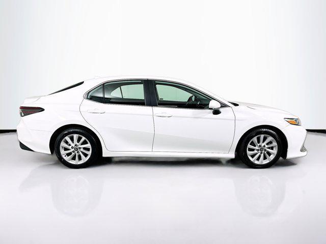 Photo of 2024 Ice Cap Toyota Camry