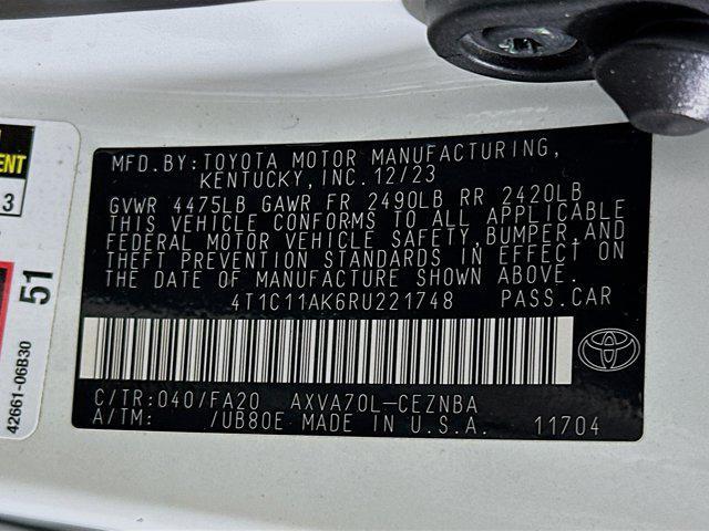 Photo of 2024 Ice Cap Toyota Camry