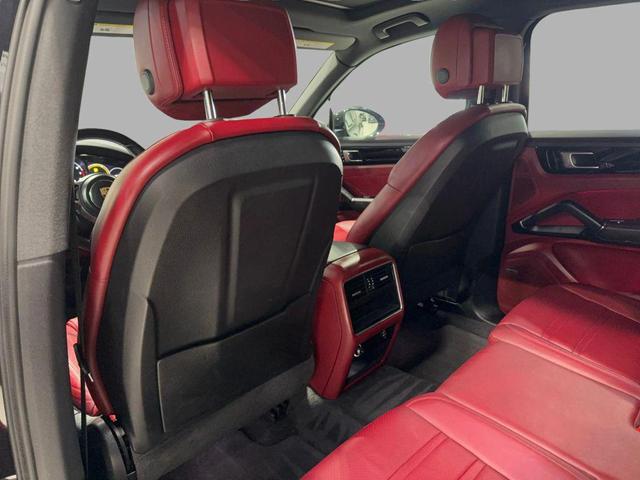Photo of 2019 Black Porsche Cayenne