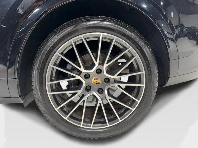 Photo of 2019 Black Porsche Cayenne