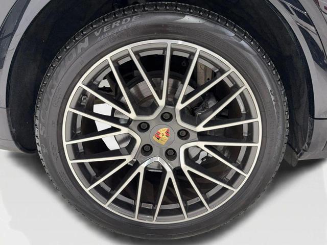 Photo of 2019 Black Porsche Cayenne