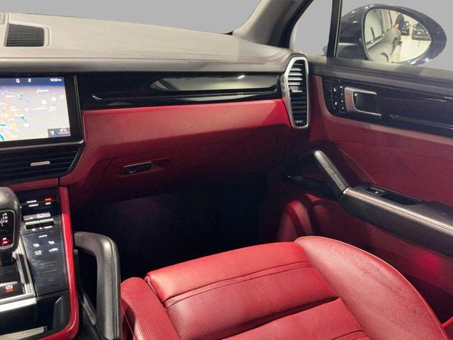 Photo of 2019 Black Porsche Cayenne