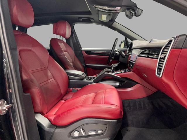 Photo of 2019 Black Porsche Cayenne