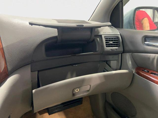 Photo of 2004 Blue Toyota Sienna
