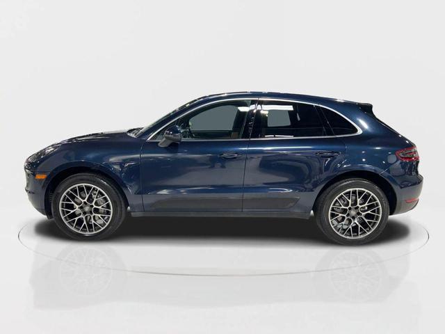 Photo of 2017 Blue Porsche Macan