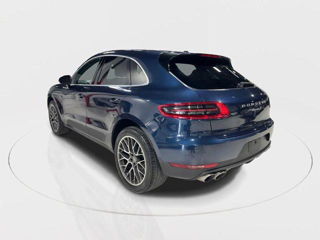 Photo of 2017 Blue Porsche Macan