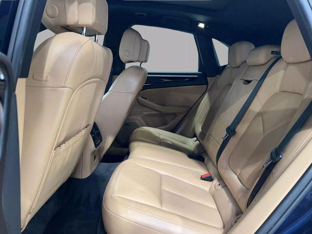 Photo of 2017 Blue Porsche Macan