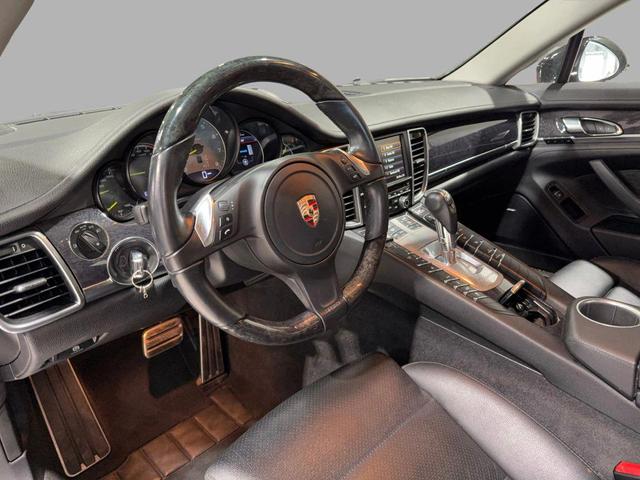 Photo of 2014 Black Porsche Panamera