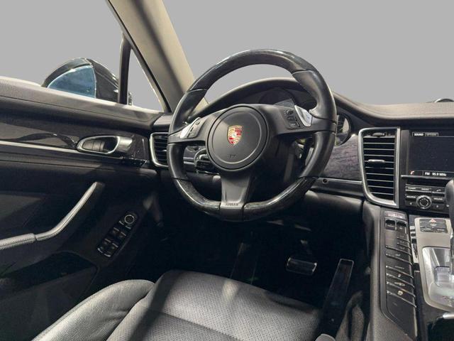 Photo of 2014 Black Porsche Panamera