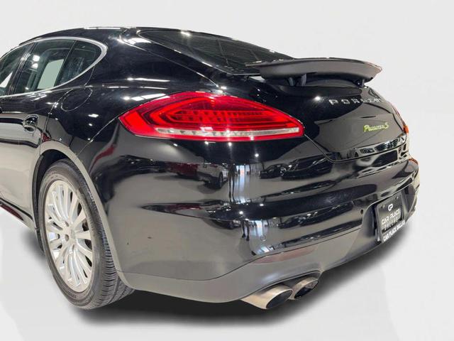 Photo of 2014 Black Porsche Panamera