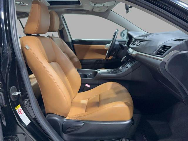 Photo of 2012 Black Lexus CT 200h