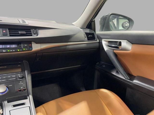 Photo of 2012 Black Lexus CT 200h