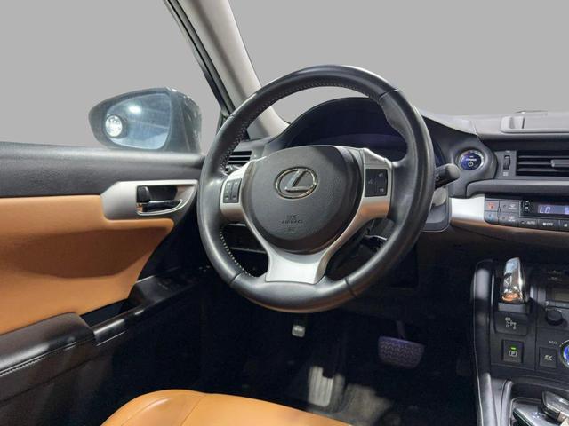 Photo of 2012 Black Lexus CT 200h