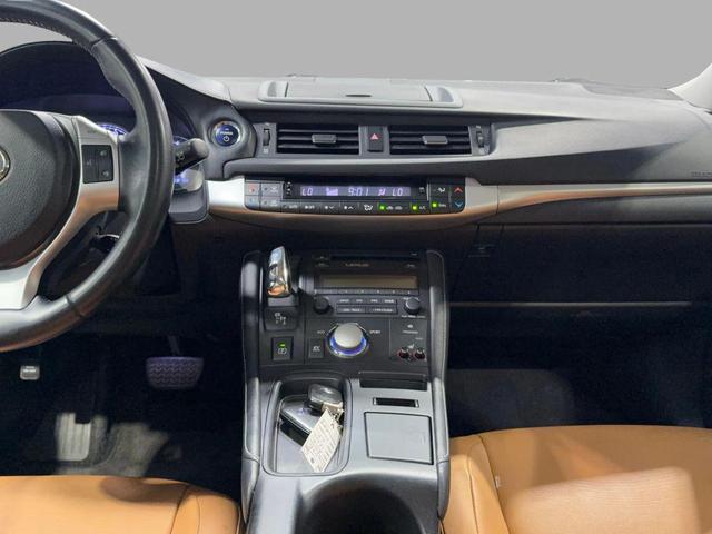 Photo of 2012 Black Lexus CT 200h