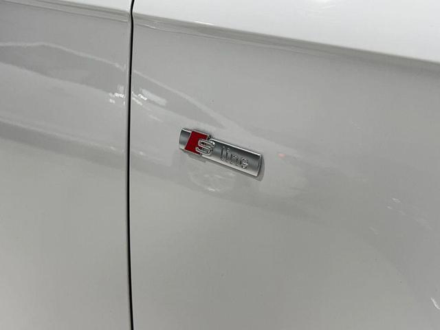 Photo of 2014 White Audi A4