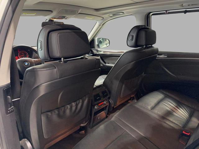 Photo of 2010 White BMW X5
