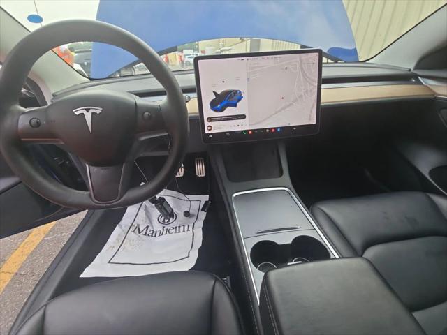 Photo of 2022 Gray Tesla Model 3