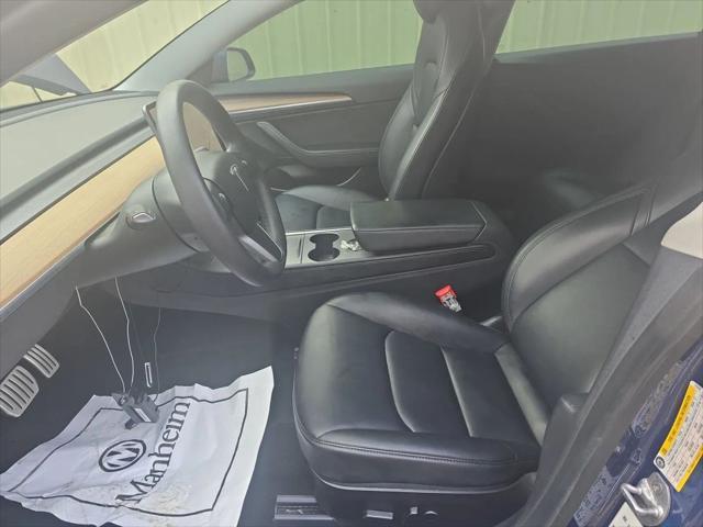 Photo of 2022 Gray Tesla Model 3