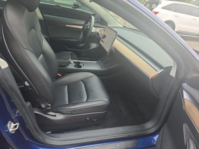 Photo of 2022 Gray Tesla Model 3