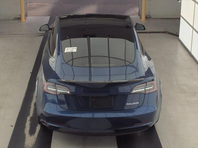 Photo of 2022 Gray Tesla Model 3