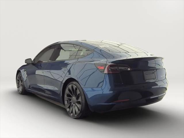 Photo of 2022 Gray Tesla Model 3