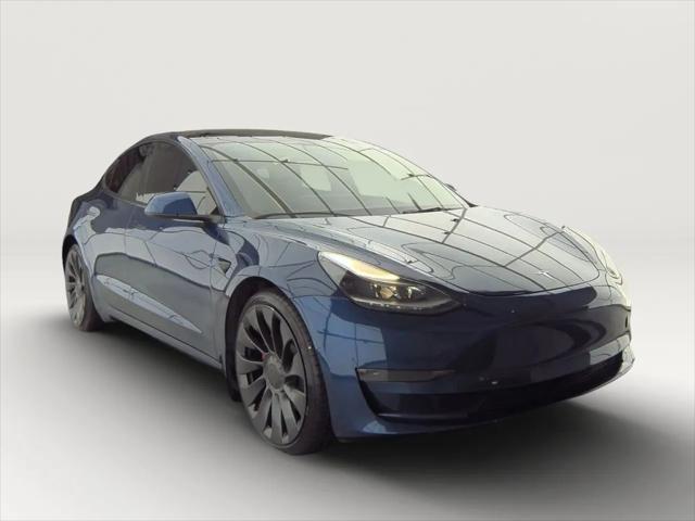 Photo of 2022 Gray Tesla Model 3
