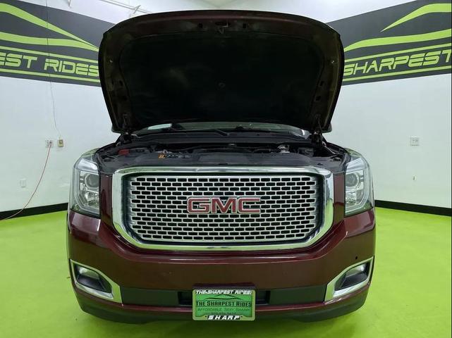 Photo of 2017 Red GMC Yukon XL